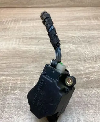 Volvo S60 Air flap motor/actuator 74931EML 160402 WITHPLUG