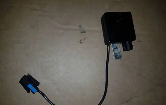 BMW 5 E39 Antenna control unit 8380945 APR981