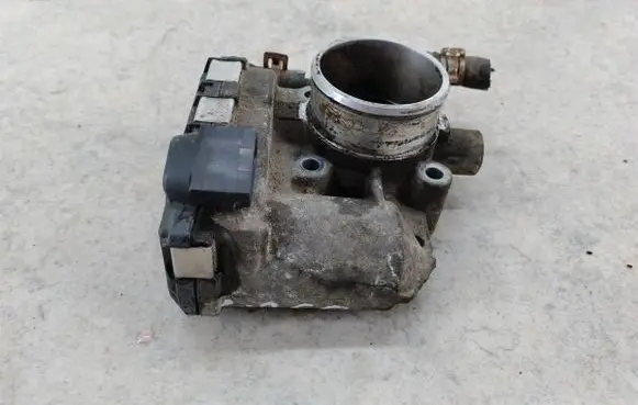 Opel Corsa D Throttle body valve 24420536