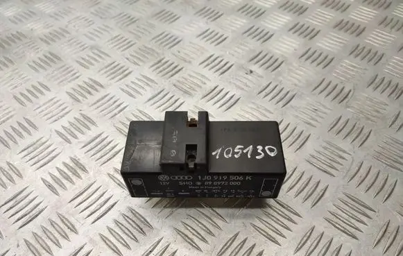 Volkswagen Golf IV Coolant fan relay 1J0919506K