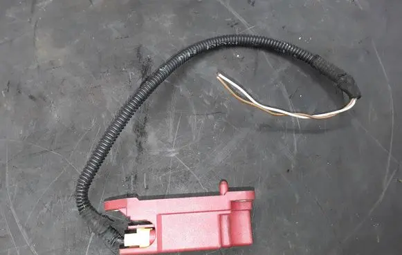 Volkswagen Golf IV Airbag deployment crash/impact sensor IJ0909606D