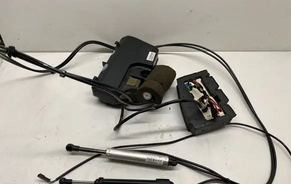 Mercedes-Benz ML W164 Tailgate hydraulic set A1648003048 WS0A10300659