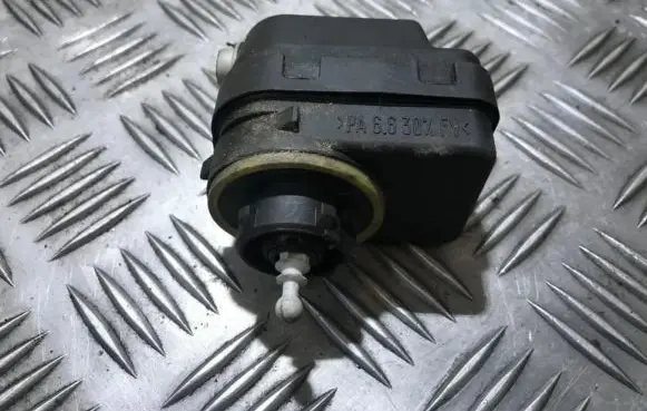 Citroen Xsara Headlight level adjustment motor 