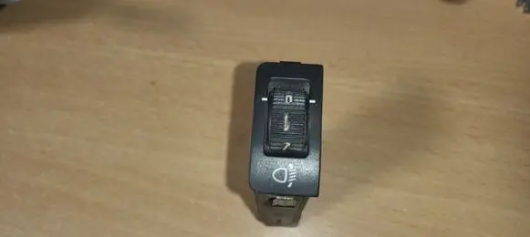 BMW 7 E38 Headlight level height control switch 8352254