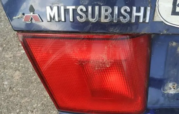 Mitsubishi Carisma Tailgate rear/tail lights
