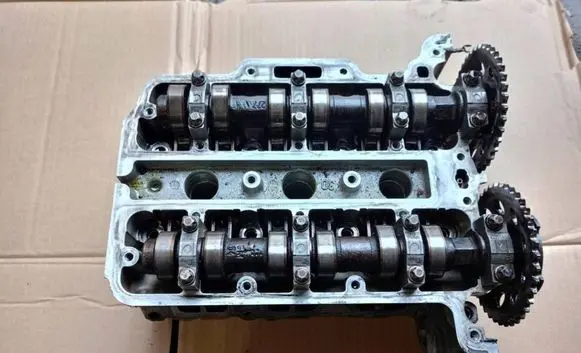 Opel Corsa C Engine head 55351330