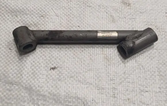 Volkswagen PASSAT B8 Other engine bay part 04L129723A V35002S0315