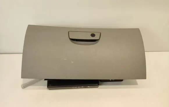 Chrysler 300 - 300C Glove box 0YP24XDBAB