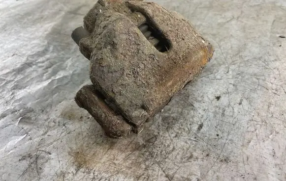 Front brake caliper
