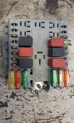 Fiat Doblo Fuse module 51756258
