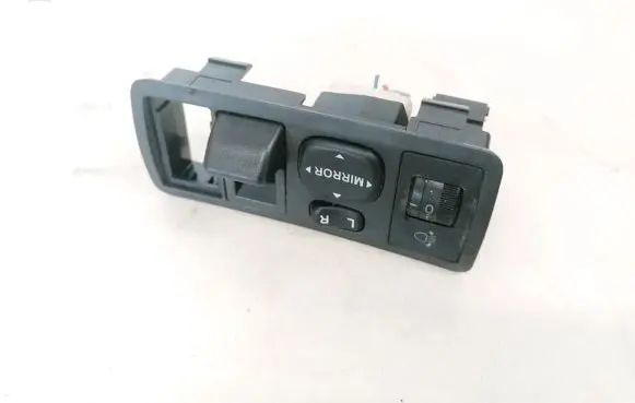 Toyota Corolla E120 E130 Wing mirror switch 183574