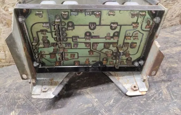 Rolls-Royce Silver Shadow Relay mounting block 