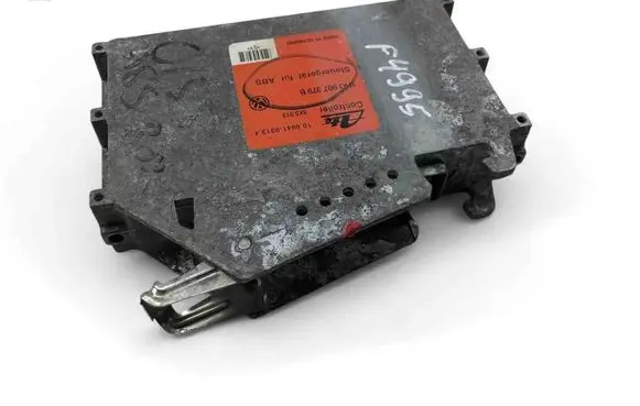 Volkswagen Golf III ABS control unit/module 1H0907379B