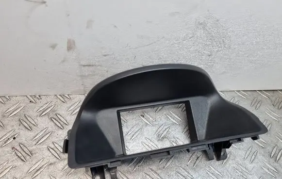 Opel Antara Radio/GPS head unit trim 96661664