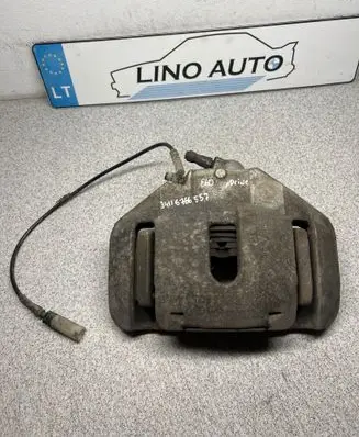 Front brake caliper