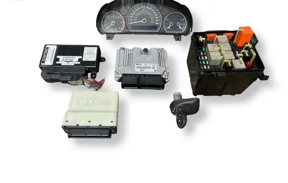 Saab 9-5 Engine ECU kit and lock set 0281015210 55568632