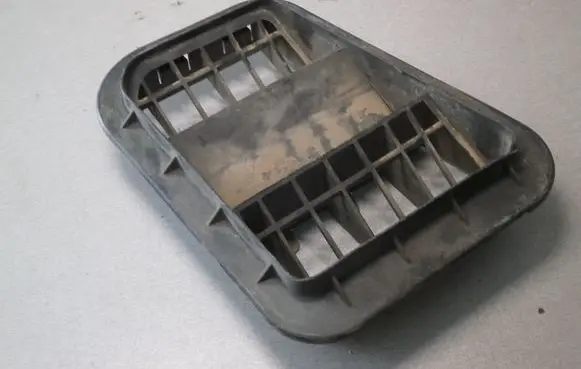 Hyundai Tucson JM Quarter panel pressure vent 9751017000