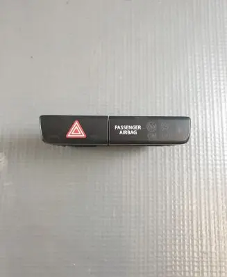 Suzuki Vitara (LY) Hazard light switch 75H605 CZ6056C72B