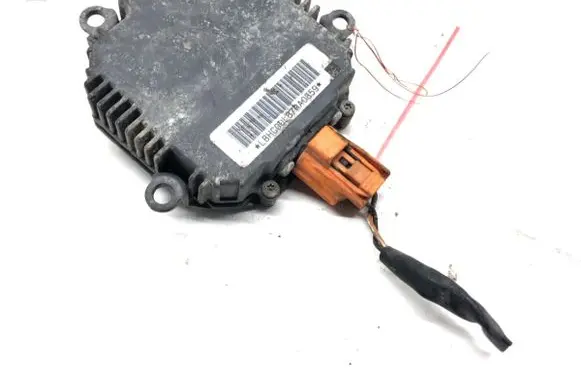 Mazda 3 I Voltage converter/converter module 