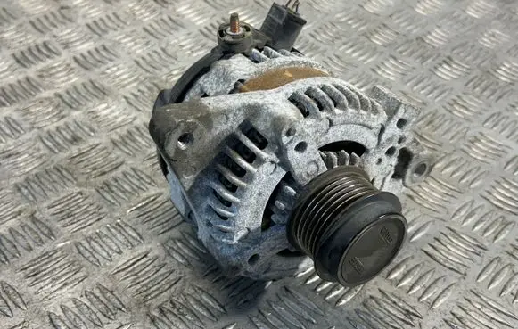 Toyota Avensis T270 Generator/alternator