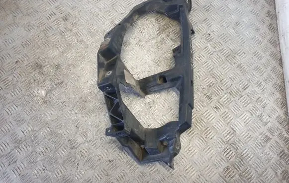 Mitsubishi Colt Headlight/headlamp mounting bracket MN105060