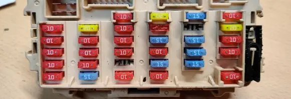 Nissan X-Trail T30 Fuse module A1278