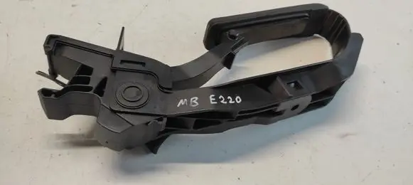Mercedes-Benz E W211 Accelerator throttle pedal A2113000404