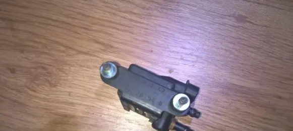 Renault Laguna I Turbo solenoid valve 7700861642 0c36948