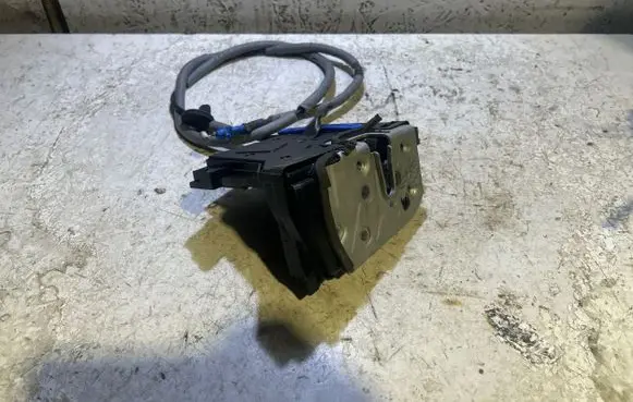 Jeep Grand Cherokee WL Front door lock 68526613AA A4936 17236D