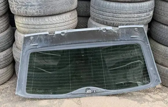 BMW 5 E60 E61 Opening tailgate glass KA6771 0209