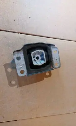 Ford Mondeo MK V Engine mount bracket 6G917M121AC 30680700 6G917M121B