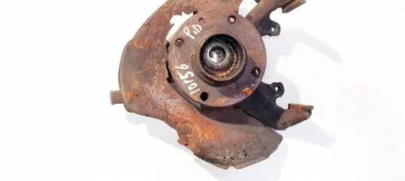 Volkswagen Golf II Front wheel hub