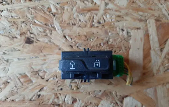 Volvo V60 Central locking switch button 31318990