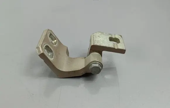 Fiat 500X Front door upper hinge