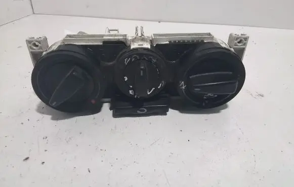Skoda Octavia Mk1 (1U) Climate control unit 1J0819045E