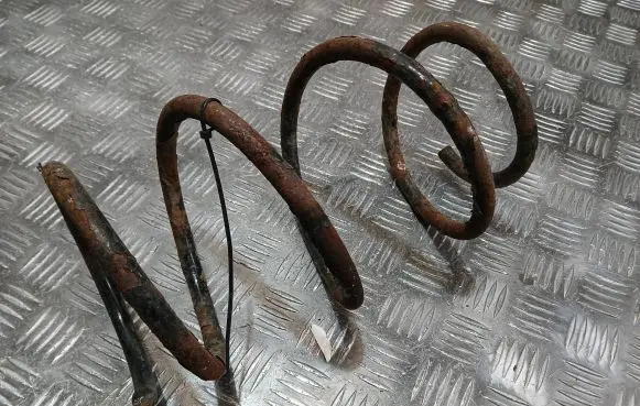 BMW 5 E39 Front coil spring