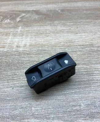 BMW 5 E39 Sunroof switch 8352182 03015000