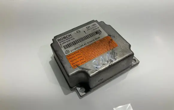 Mercedes-Benz E W211 Airbag control unit/module 0285010146 2118701185 0704255046