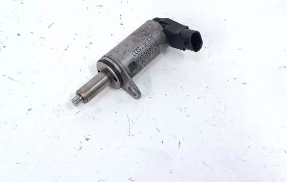 Audi A5 8T 8F Camshaft vanos timing valve 06H103697A C271302302