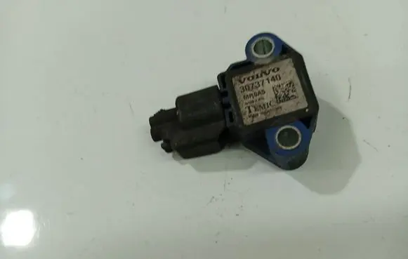 Volvo V50 Airbag deployment crash/impact sensor 30737140