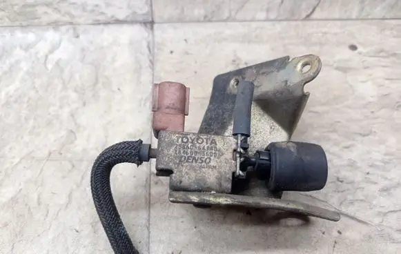 Toyota Corolla Verso E121 Turbo solenoid valve 2586064140 1846003600