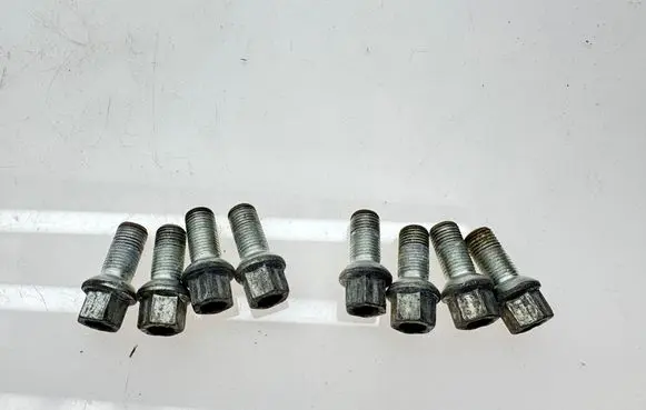 Volkswagen PASSAT B8 Nuts/bolts 