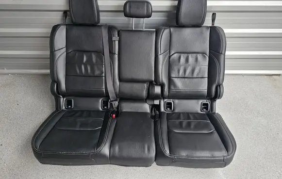 Jeep Gladiator Second row seats KANAPAGLAD
