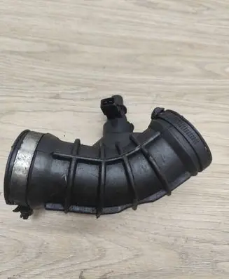 Volvo S80 Turbo air intake inlet pipe/hose 30636854