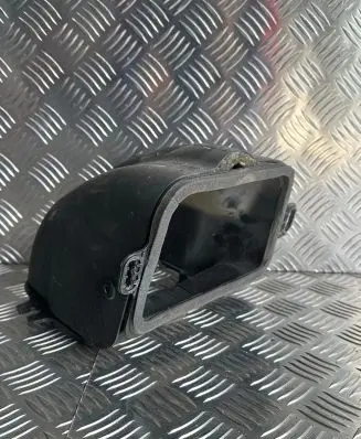 Renault Trafic III (X82) Air intake duct part 93452499 687796862R