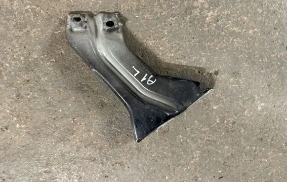 Audi A1 Fender mounting bracket 8X0821135A