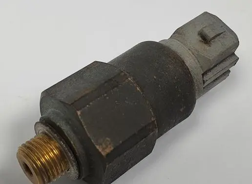 Volkswagen Golf IV Oil pressure sensor 6N0919081A