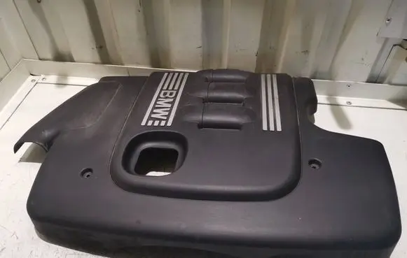 BMW 3 E90 E91 Engine cover (trim) 7789006