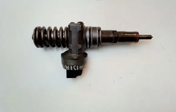 Skoda Octavia Mk2 (1Z) Fuel injector 038130073AG