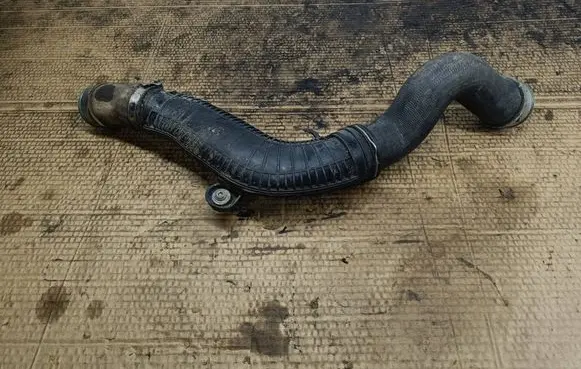 Skoda Yeti (5L) Intercooler hose/pipe 1K0145840R 1K0145828F 1K0145832J